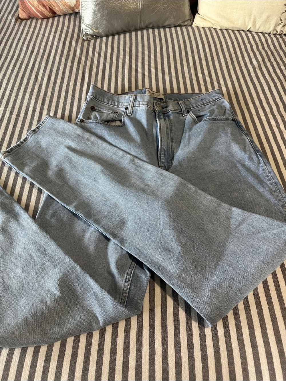 Women’s  Classic Light Blue Denim Jeans
